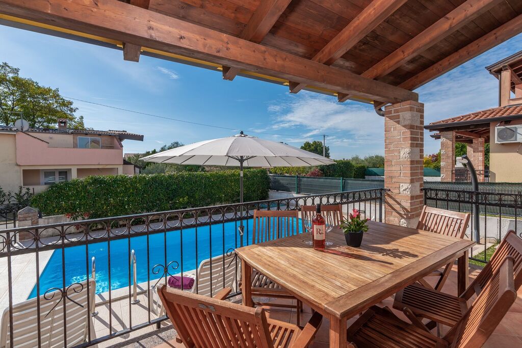 Villa Leonie With Private Pool And Garden