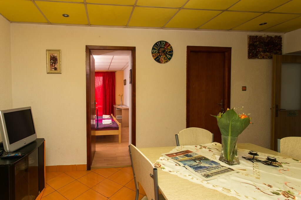 Guest House Barbara - Tweepersoonskamer met Gedeelde Badkamer-4