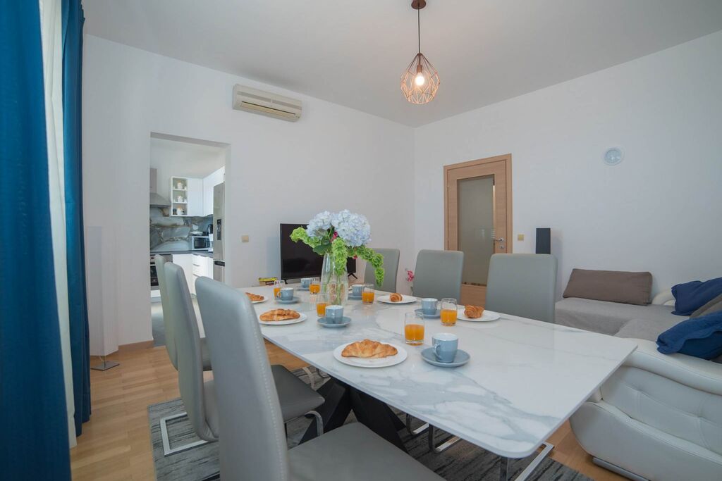 Apartment Faros - Two-Bedroom Apartment With Terra