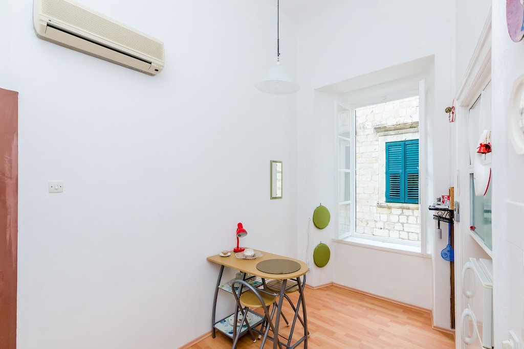 Three Stars Downtown Apartment - Two-Bedroom Apart