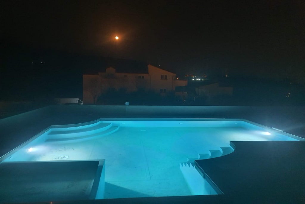 Apartments Villa Salona Sky - Comfort Two Bedroom