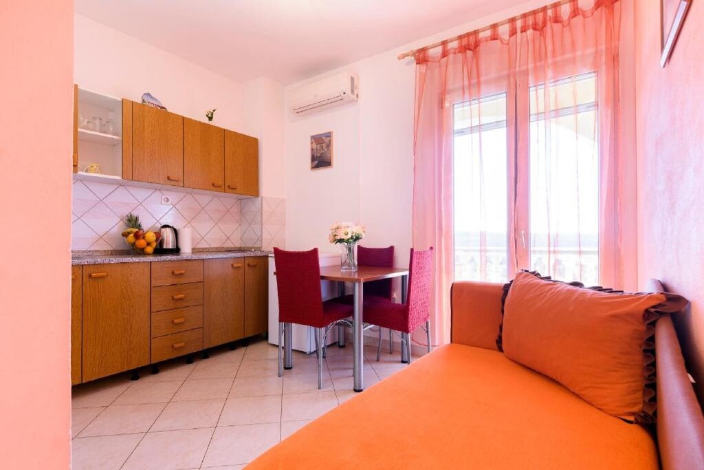 Apartments Milic - One Bedroom Apartment With Sea