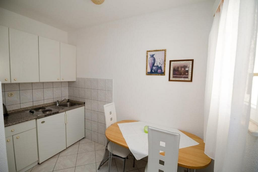 Apartments Bandalo - One Bedroom Apartment With Ba