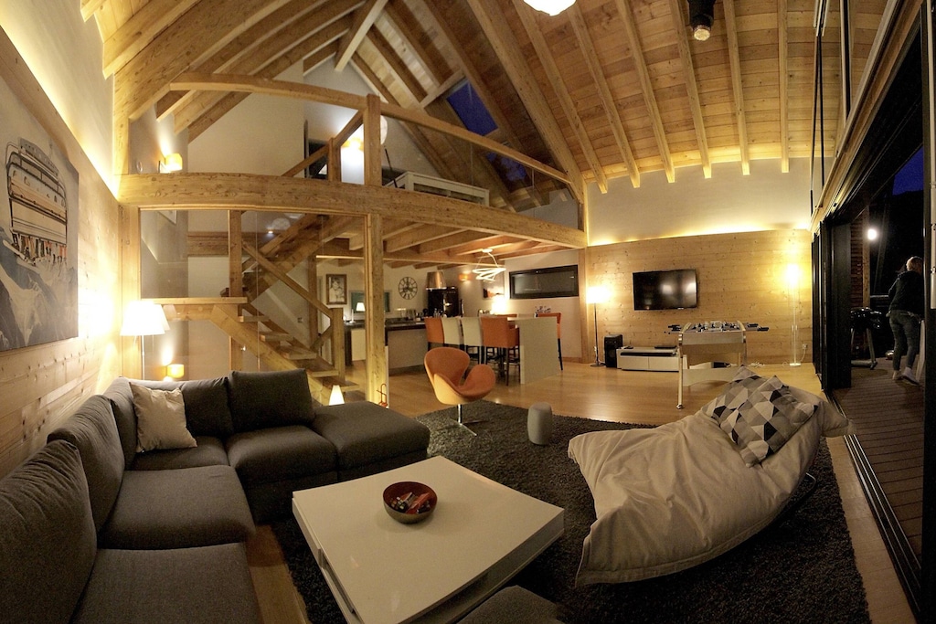 Chalet Sno Lodge