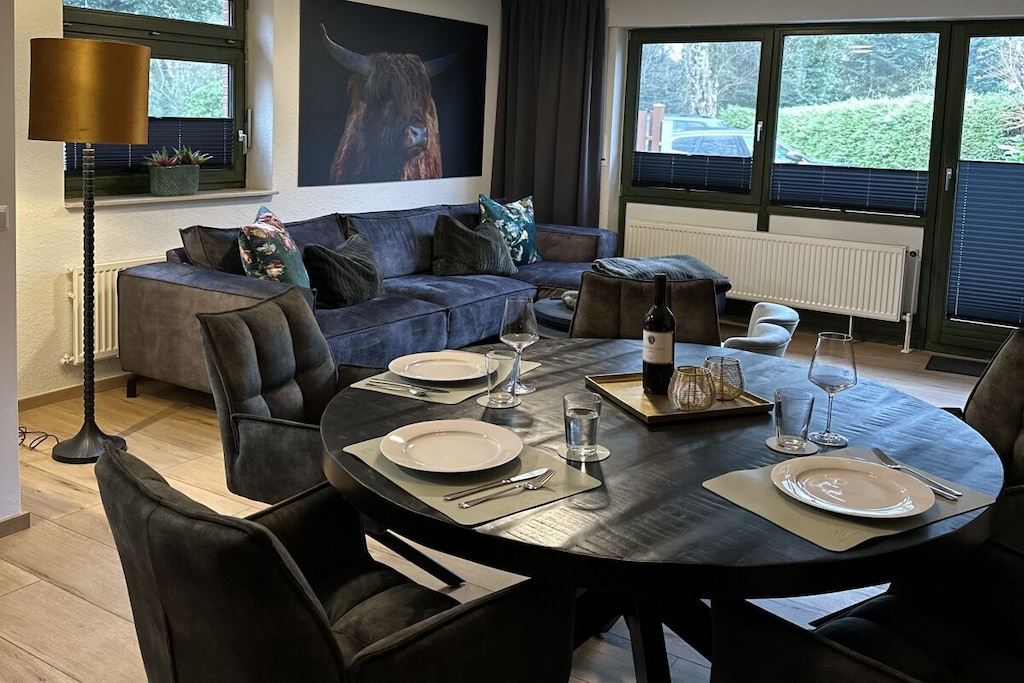 Gerenoveerd, modern vakantiehuis, terras, hond, kind- en gezinsvriendelijk. Dangast, strand, zee, tuin, parkeerplaats, luxe, all-inclusive.