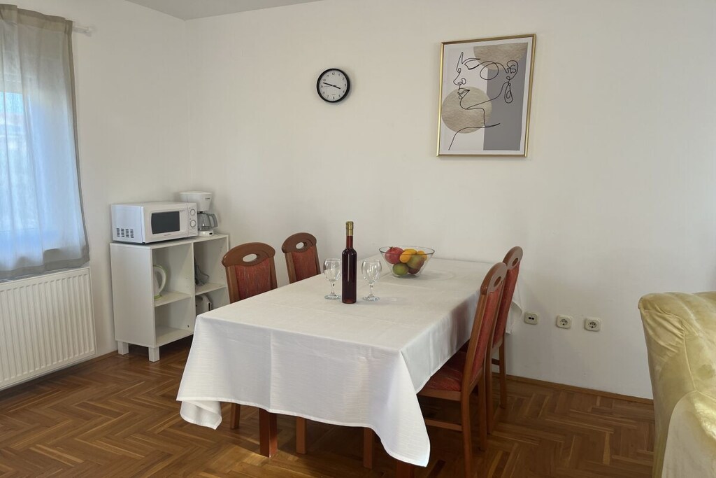 The apartment of 60m2 is located in Medulin a new and fully equipped house. Free Wifi- Free Air Conditional- Free Private Parking