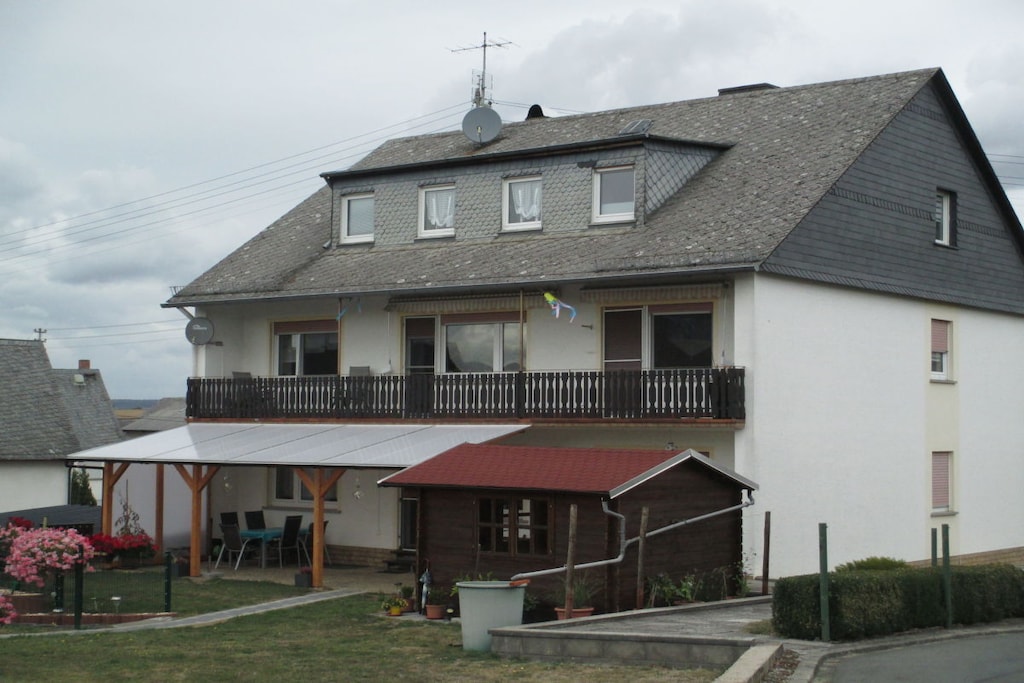 3 star holiday apartment. The beautiful covered terrace with garden house is ideal for barbecuing and relaxing even when the weather is not perfect.