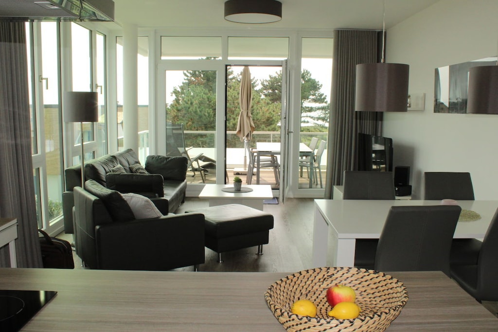 For guests looking for something special, book your dream holiday with sea views directly with the owner.