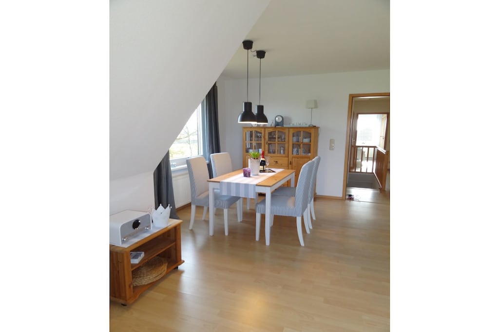 Comfortable and tasteful holiday apartment on the Elbe island of Krautsand. With a wonderful distant view of the Elbe and the landscape!