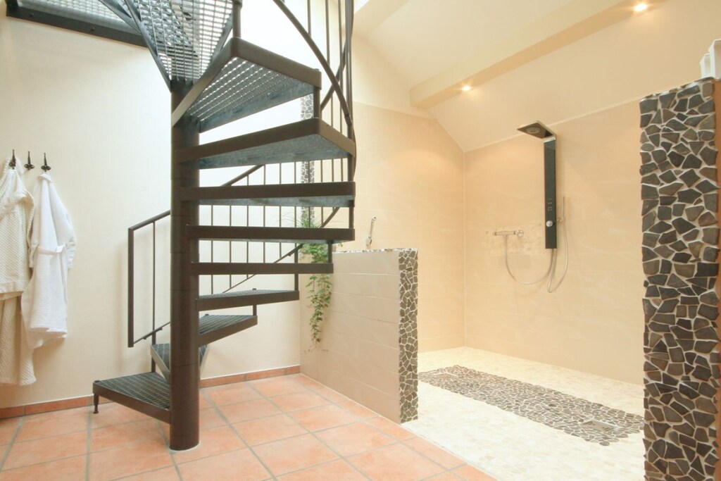 Welcome to Lüerßen... We are located directly by the sea, in the historic center of Steinhude!