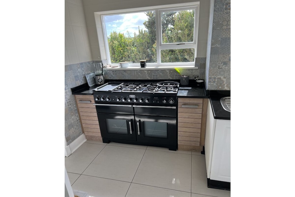 Sunshine Modern Retreat