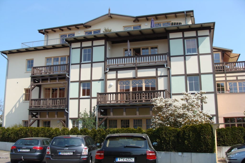 Book your dream vacation on the German Riviera. Our chic holiday apartment can accommodate up to 4 people.