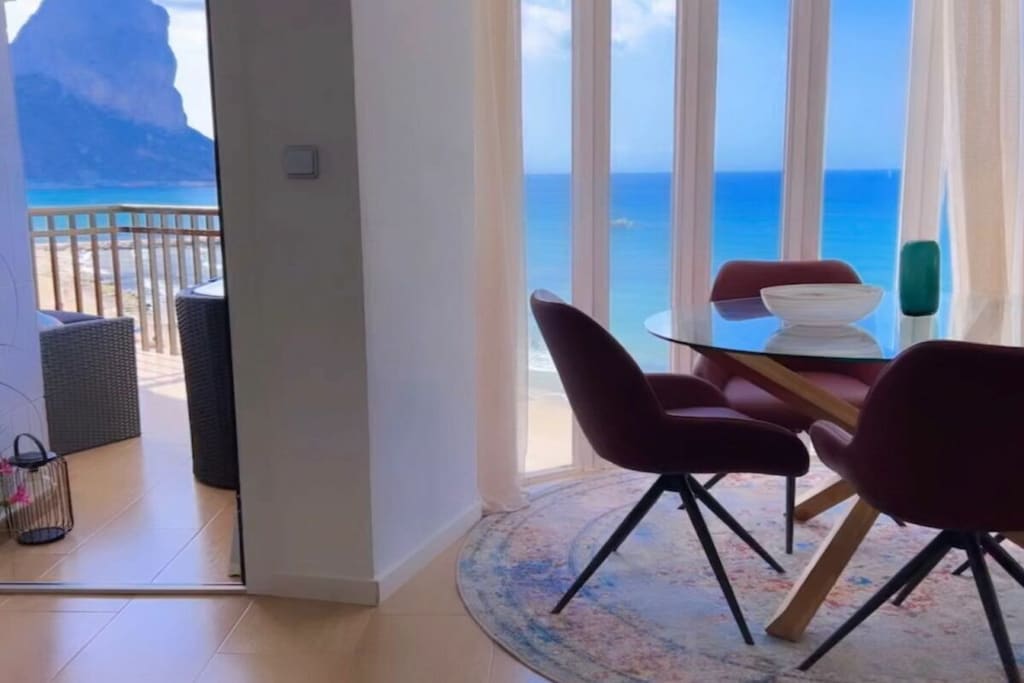 Appartement aan het strand met fantastisch uitzicht op zee aan de Arenal boulevard in Calpe