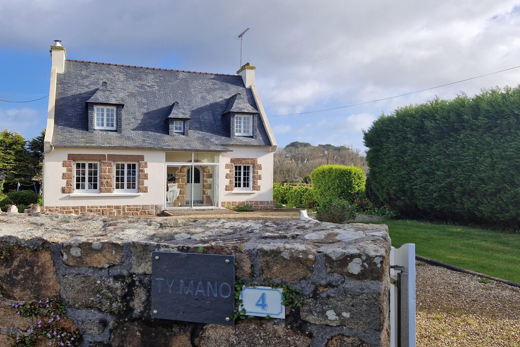 Holiday Home In Plougasnou Baie De Morlaix