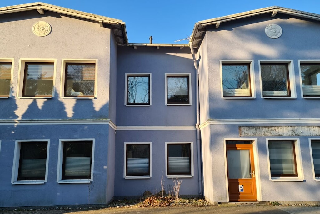 Pleasant winter holiday apartment with terrace, centrally located and close to the beach.