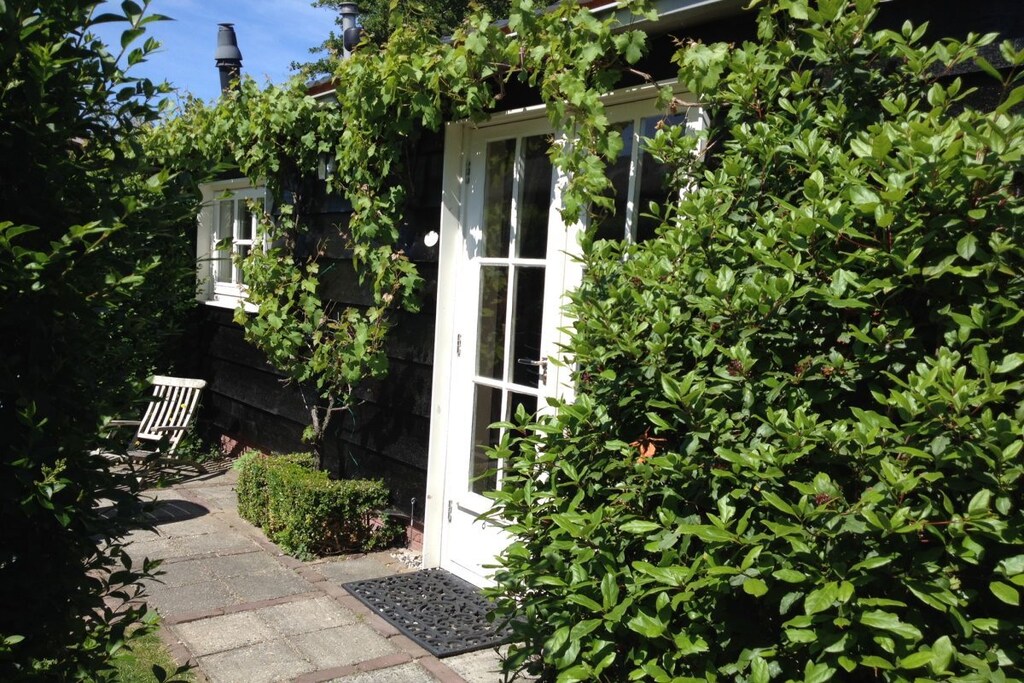 Holidayhaus the 4 Biggetjesnice and cosi Holidayhouse in Biggekerke, Walcheren Zeeland. Near Beach, forrest and Sea. Playground 2 min.Middelburg Vlissingen VOC city Veere Wellness/therapy massage.