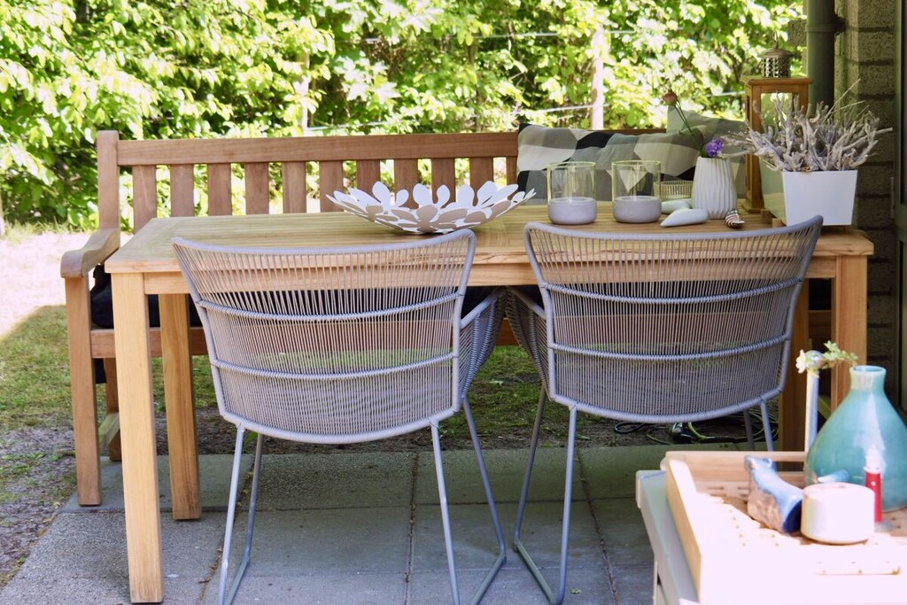 "ART ONTMOET NATUUR" Prachtig comfortabel appartement op de beste locatie in Texel, met uitzicht op het bos en vlakbij het strand. Natuurlijk met WLAN.