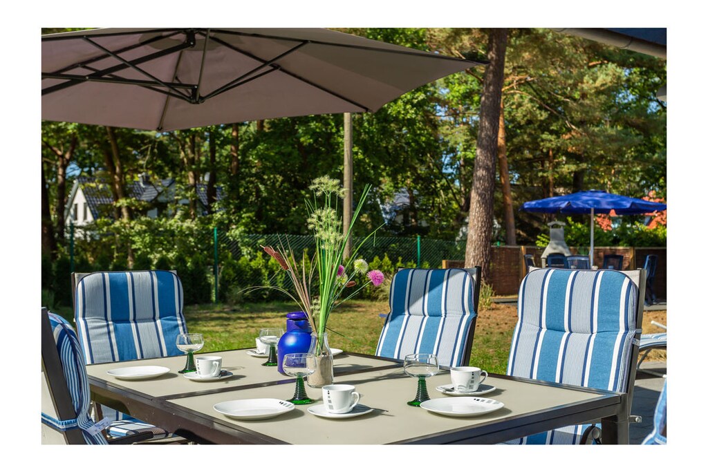 Holiday home for up to 6 people, approx. 200 m to the sandy beach of the Baltic Sea, upscale furnishings with fireplace, 3 bedrooms, 2 bathrooms, underfloor heating