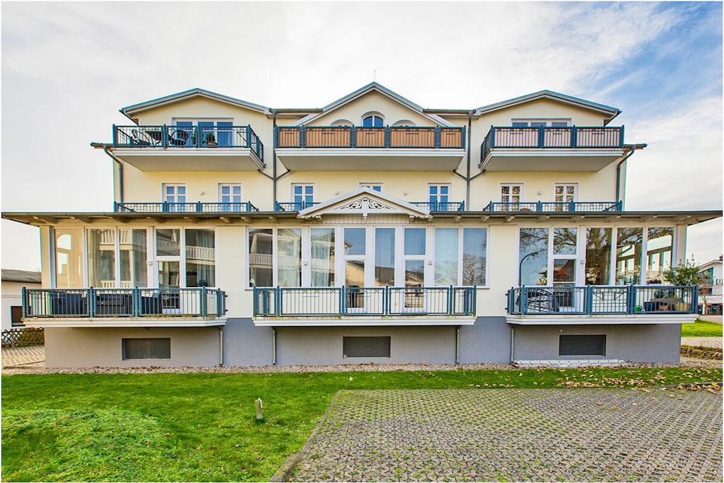 high-quality holiday apartment directly on the Baltic Sea beach (only 100m) and the harbor of Glowe, up to 4 people, Wi-Fi available