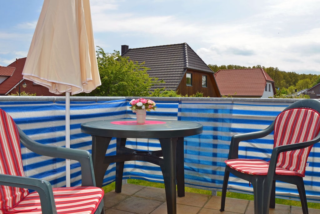 Only 500m to the fine sandy beach of the Baltic Sea! Cozy holiday apartment for up to 2 people, washing machine and dryer available