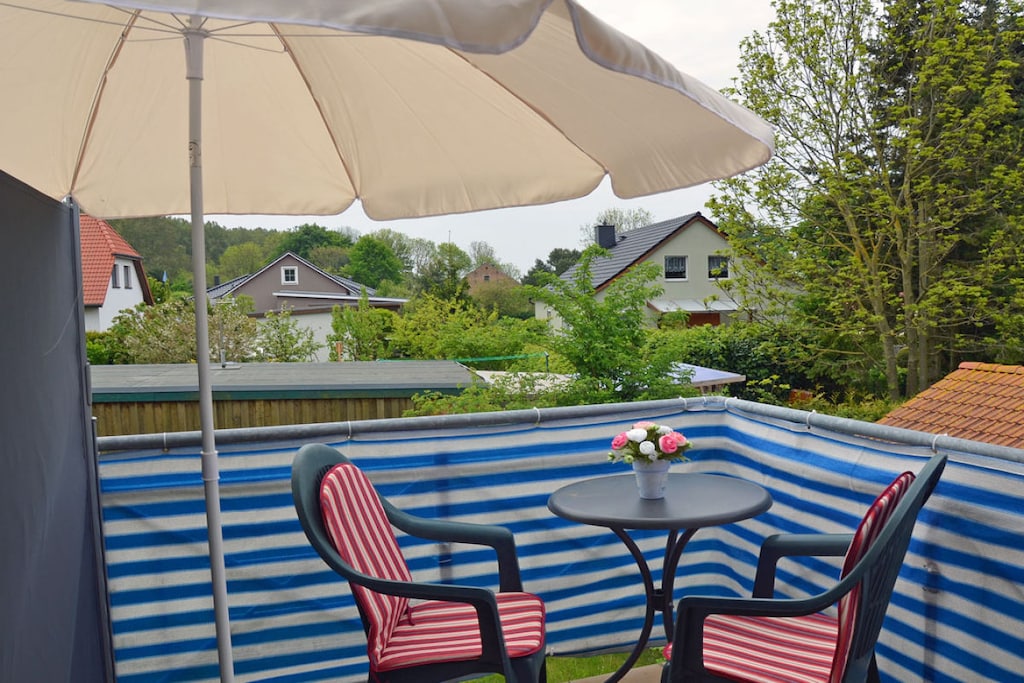 Only 500 meters to the fine sandy beach of the Baltic Sea! Cozy apartment for up to 2 people, washing machine and dryer available