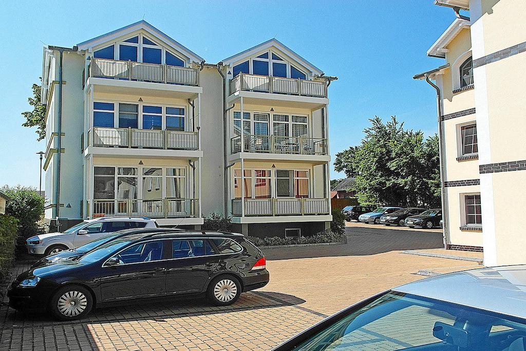 Exclusive beach location with sea view on one of the most beautiful Baltic Sea beaches of RÃ¼gen! up to 5 people with 2 bedrooms