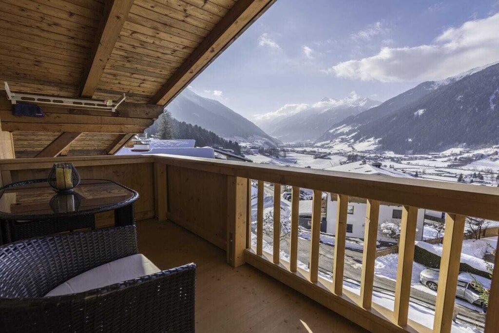 Well-tended house amidst the Stubai Alps with a spacious, comfortable holiday-apartment for a relaxing holiday in Tyrol!