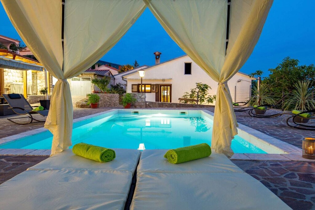 Ein idealer Ort fÃ¼r Familien mit Kindern, und Reisende, die die Ruhe geniessen mÃ¶chten. Das Ferienhaus ist perfekt auf Ihre BedÃ¼rfnisse abgestimmt, damit einem erholsamen Urlaub nichts im Wege steht.