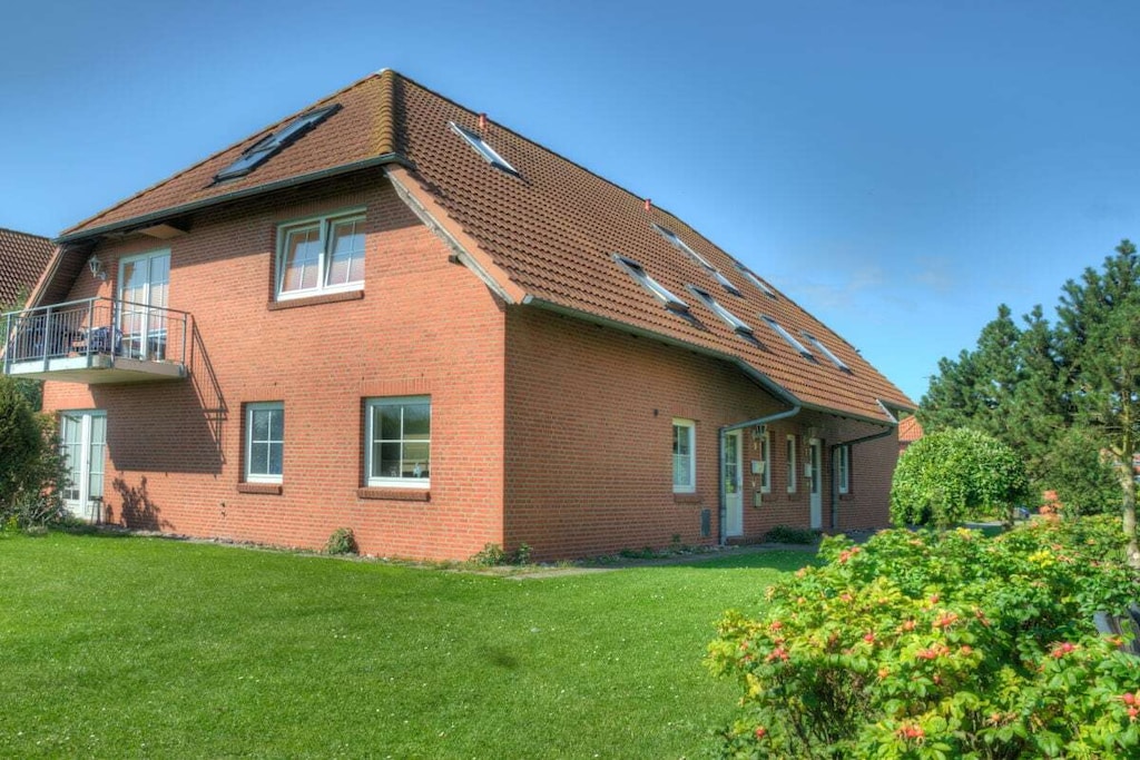 Beautiful holiday apartment by the golf course and close to the Wulfener Hals camping and holiday park. You're free to use all the facilities! Welcome!