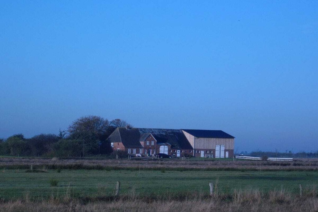 Shabby chic holiday home in a wonderful secluded location near Husum on the North Sea.