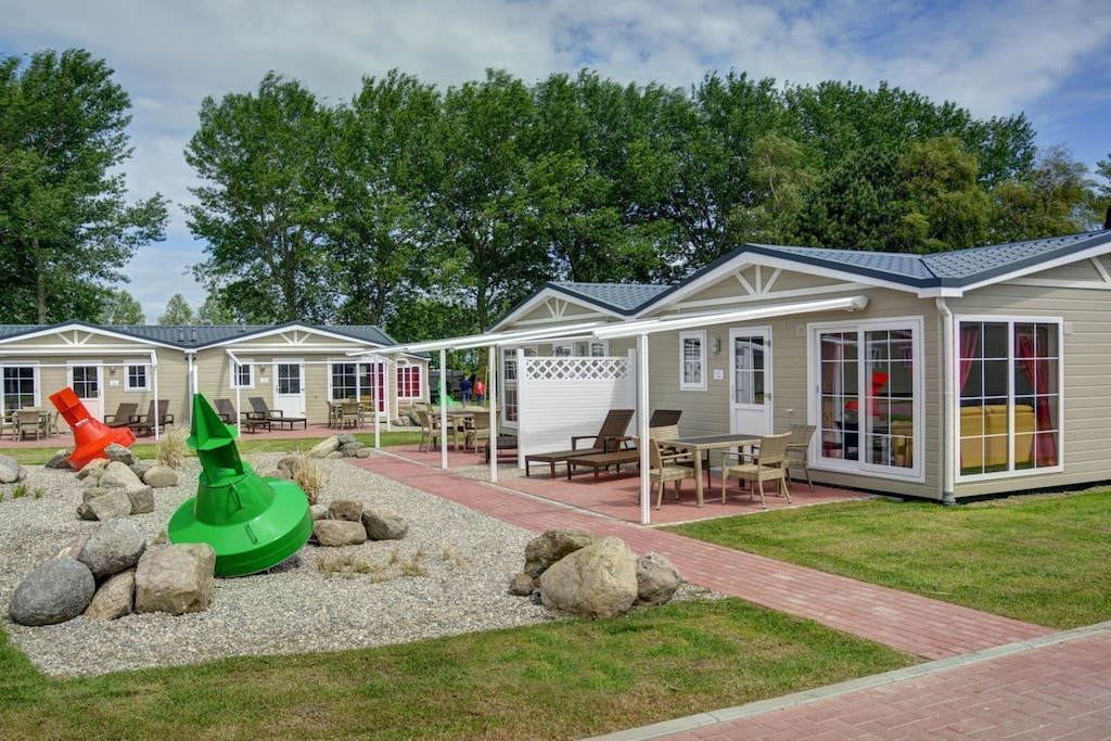 Holiday house for 5 people, 70m², right by the golf course and the sea in the Wulfener Hals holiday park on the Baltic Sea island of Fehmarn, first occupancy in May 2015.