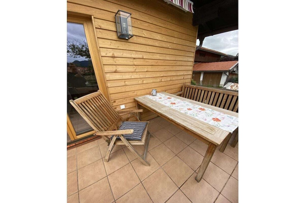 Hiking, biking, swimming but also the walk to the nearest supermarket and bakery can be easily done from the centrally located house.