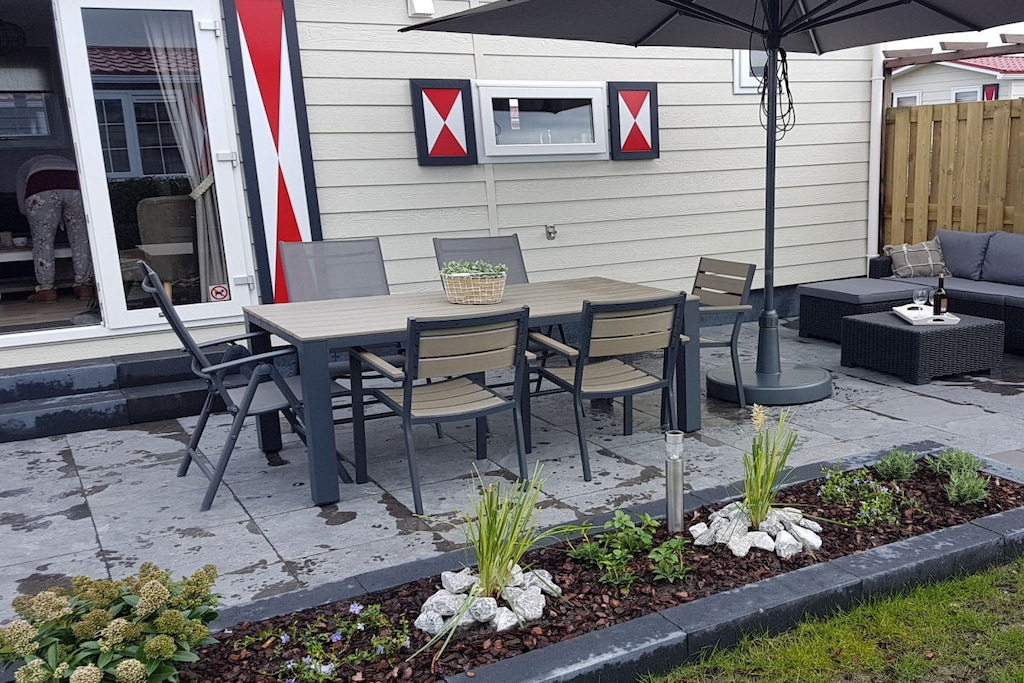 Charming chalet with !air conditioning!! 3 bedrooms and 1 kitchen. Come visit us on Walcheren! In Zeeland With WLAN and WI-FI free of charge