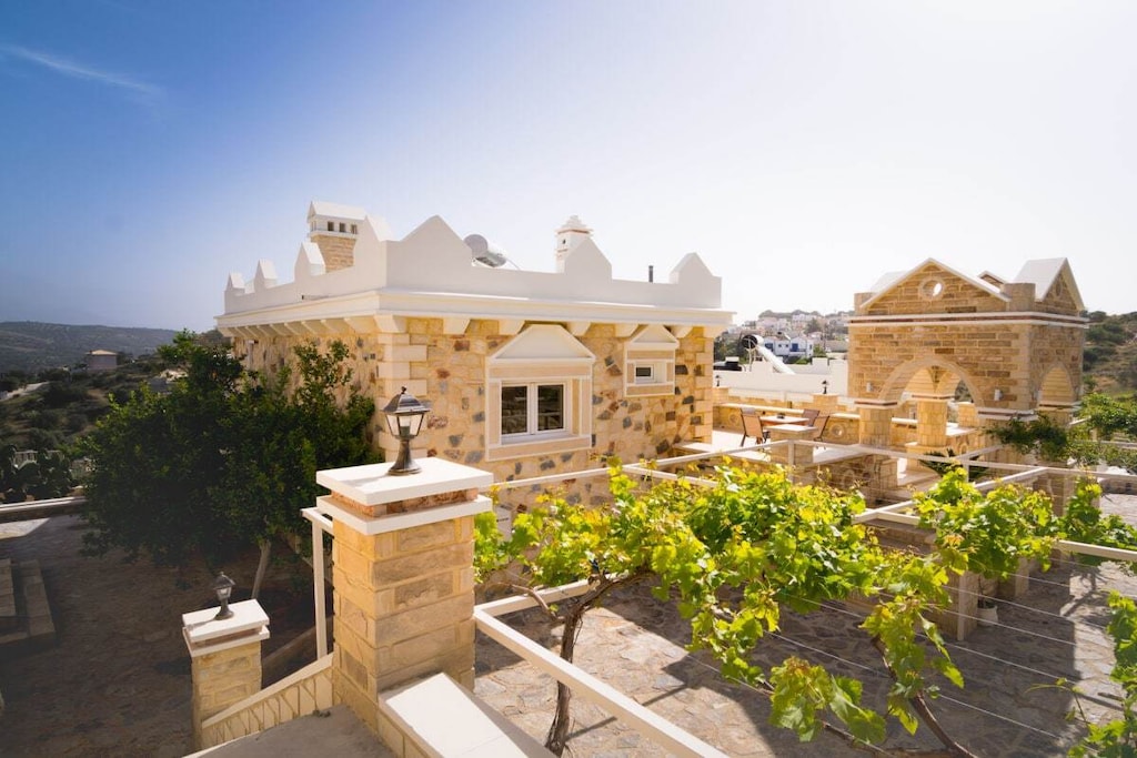 Efrosini Comfortable holiday residence