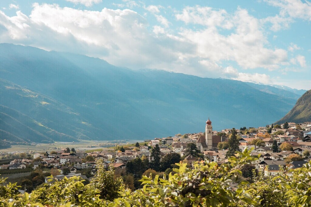 A place that makes you want to enjoy nature and peace. Apartments Niederhaushof in Partschins – perfect for your holidays!