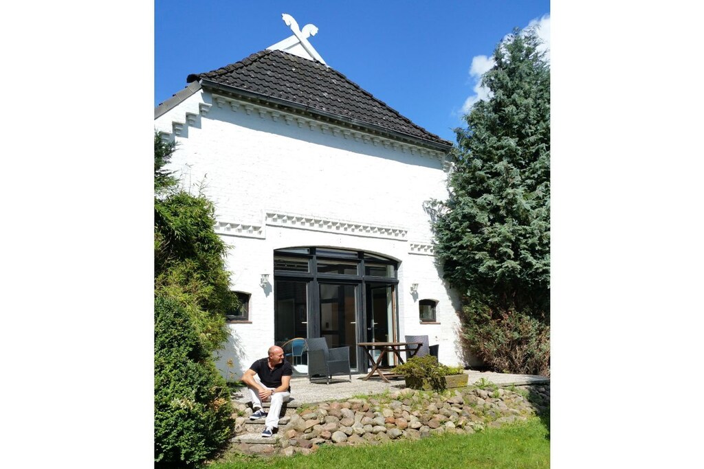 Spacious holiday apartment just outside Lüneburg. A total of 3 guests will find enough space here to spend a wonderful holiday with sauna.