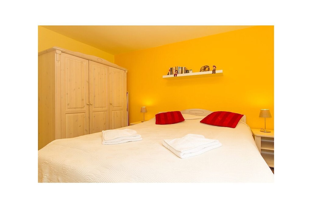 458046 - Bedroom