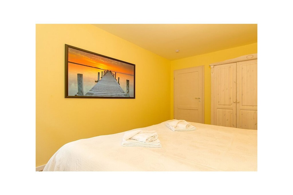 458046 - Bedroom