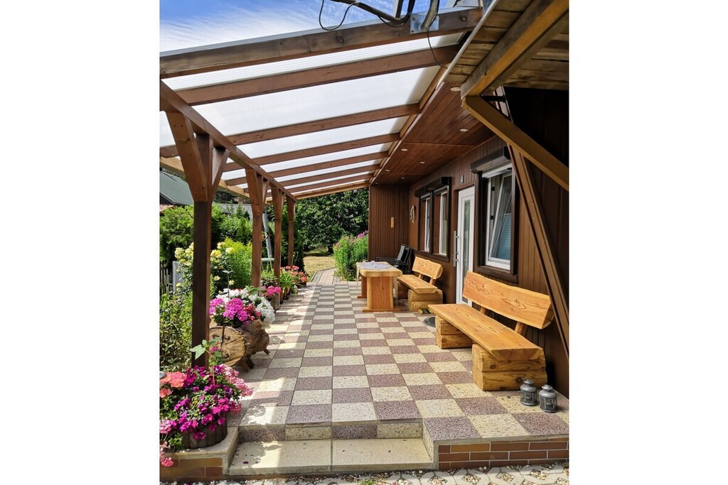 Your holiday home is located in a weekend settlement and is right on the edge of the forest. The plot size is 600 square meters.