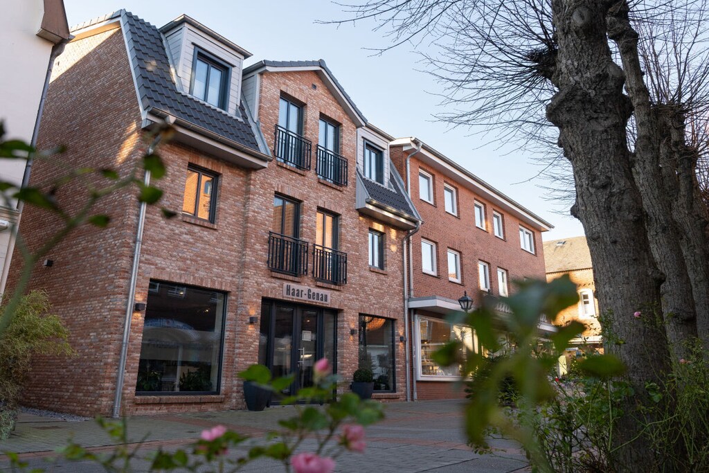 A small oasis of well-being with a mini sea view! Newly built city holiday apartment for 2 people in the heart of Wyk and only 80 meters from the sea and the promenade.