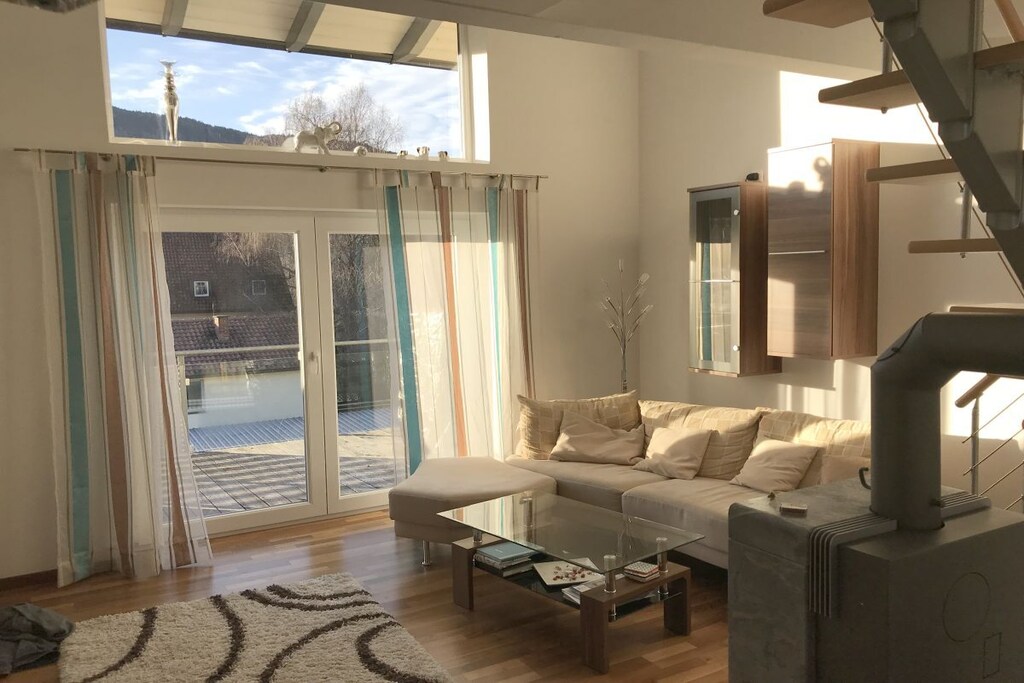 with lake view Comfortable holiday residence