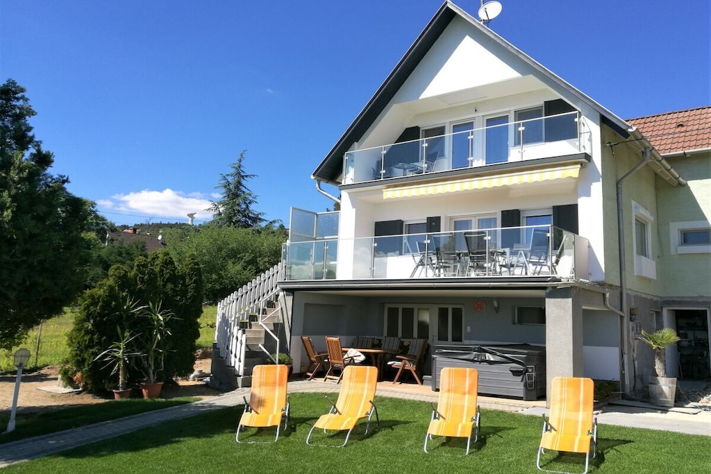 "Unique" Comfortable holiday residence