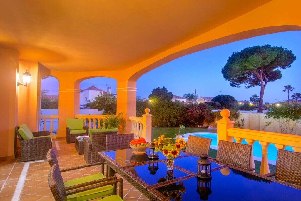 Villa heated pool, BBQ
