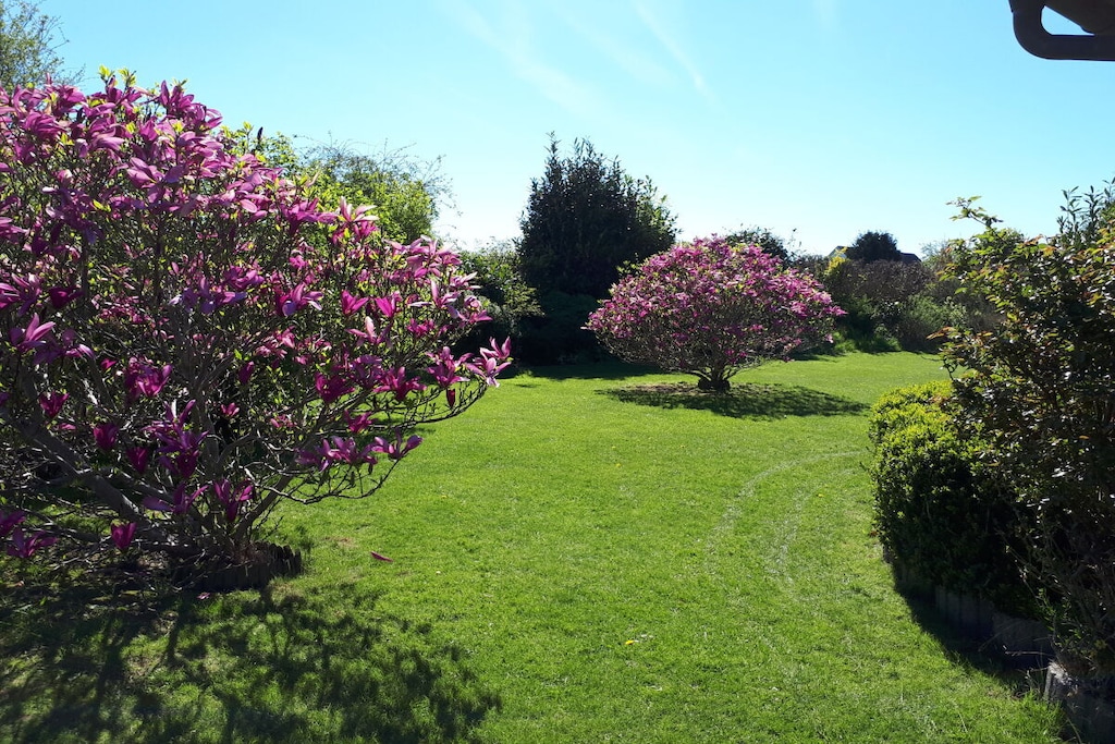 Our comfortably furnished holiday apartment with a large balcony is quietly located on the outskirts of Kappeln in the Kappeln-Mehlby district.
