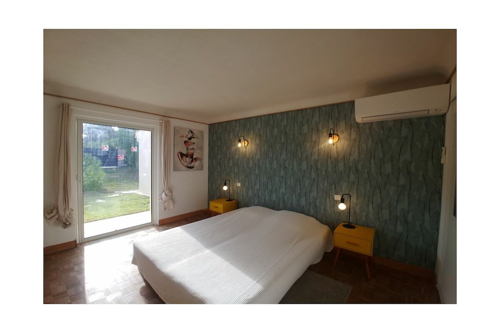 235791-Bedroom