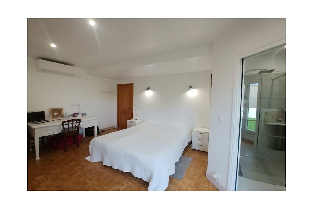 235791-Bedroom