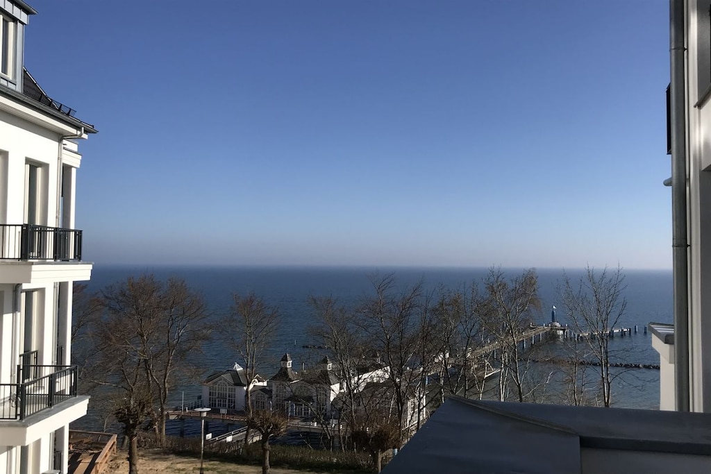 67070-View summer