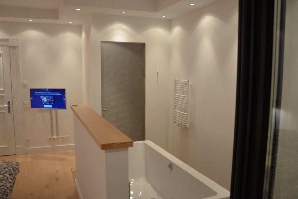 67070-Bathroom