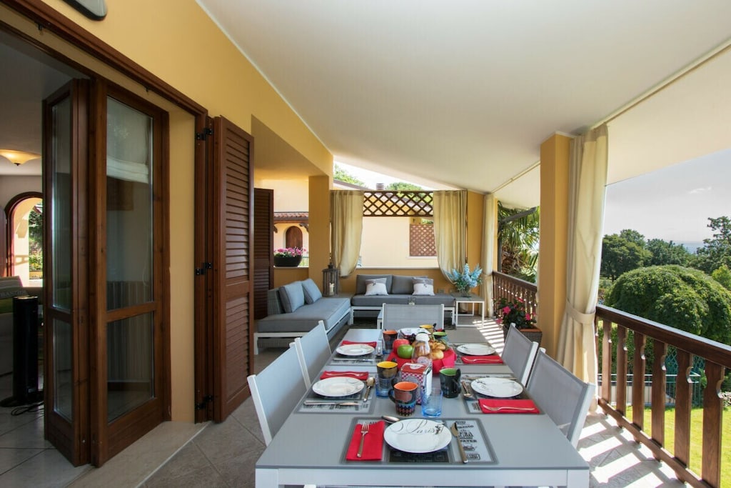 The apartment is on the 1st floor with terrace and garden, has Wi-Fi, included in the price and is newly renovated. The living room is equipped with 2 sofas, TV with Astra channels and dining table with chairs; a separate one equipped with fridge, freezer, gas stove, oven, microwave, kettle, coffee machine and toaster is available. From the living room you step out onto the beautiful terrace equipped with comfortable sofa and wonderful lake view.
The apartment also has a master bedroom equipped with a double bed, wardrobe, air conditioning and view of the terrace; a bathroom with shower, sink, toilet and bidet completes the furnishings of this wonderful apartment. The second bedroom has 2 single beds that can be put together, wardrobe and bunk bed for 2 people.
The bright and quiet apartment has a garden and a private garage for 1 car.
Additional parking spaces are available in the residential complex.
The residential complex has a lot of greenery and a pool (used by a total of 5 apartments) which is open from May 1st to September 30th.
Key collection/return at our office: Località Rovere 2, 25015, Desenzano del Garda, BS.
Codice CIR: 017180-CIM-00040