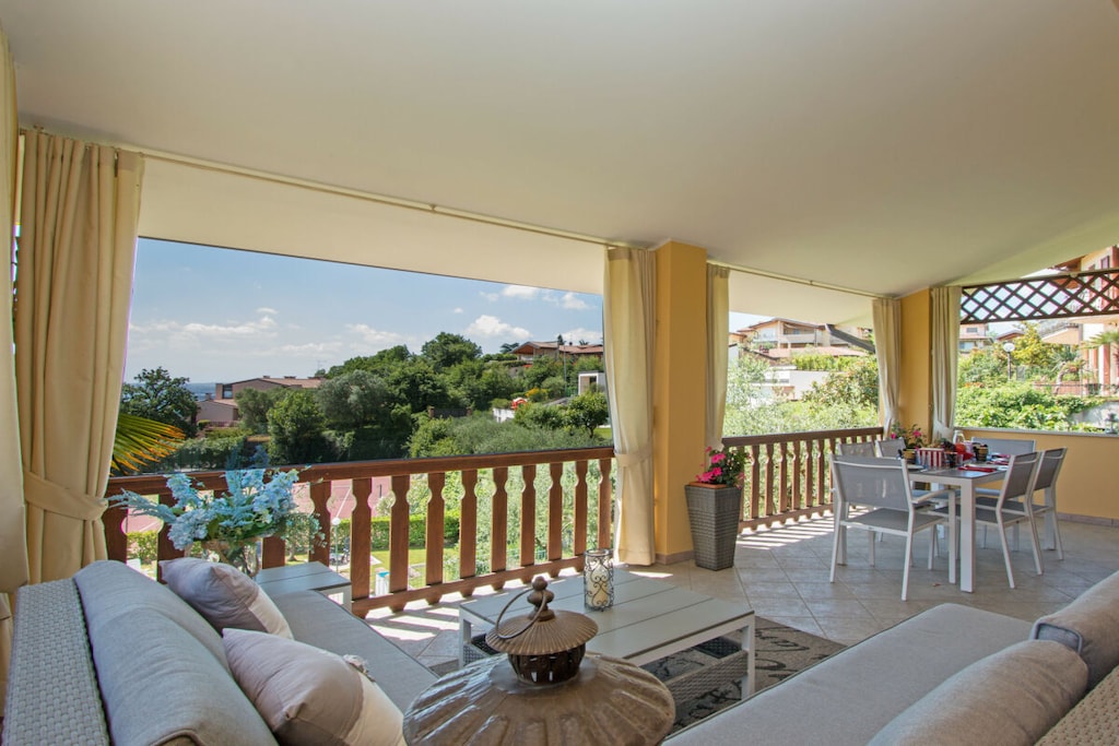 On the 1st floor: (Living room(single sofa bed, TV), Kitchen(Kitchenette, dining table, stove, electric kettle, coffee machine, oven, fridge), bedroom(Bed Linen, Wardrobe, single bed, single bed, bunk bed), bedroom(Bed Linen, Wardrobe, single bed, single bed, double bed), bathroom(Mirror, toilet, shower, washbasin, bidet))\n\nHot Water, Internet access, terrace(Sun Umbrella, garden furniture, sun loungers), parking (paying)